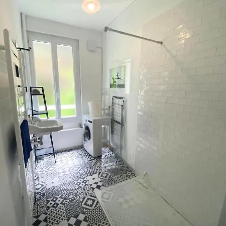 Le Grand Cerf - - Gare